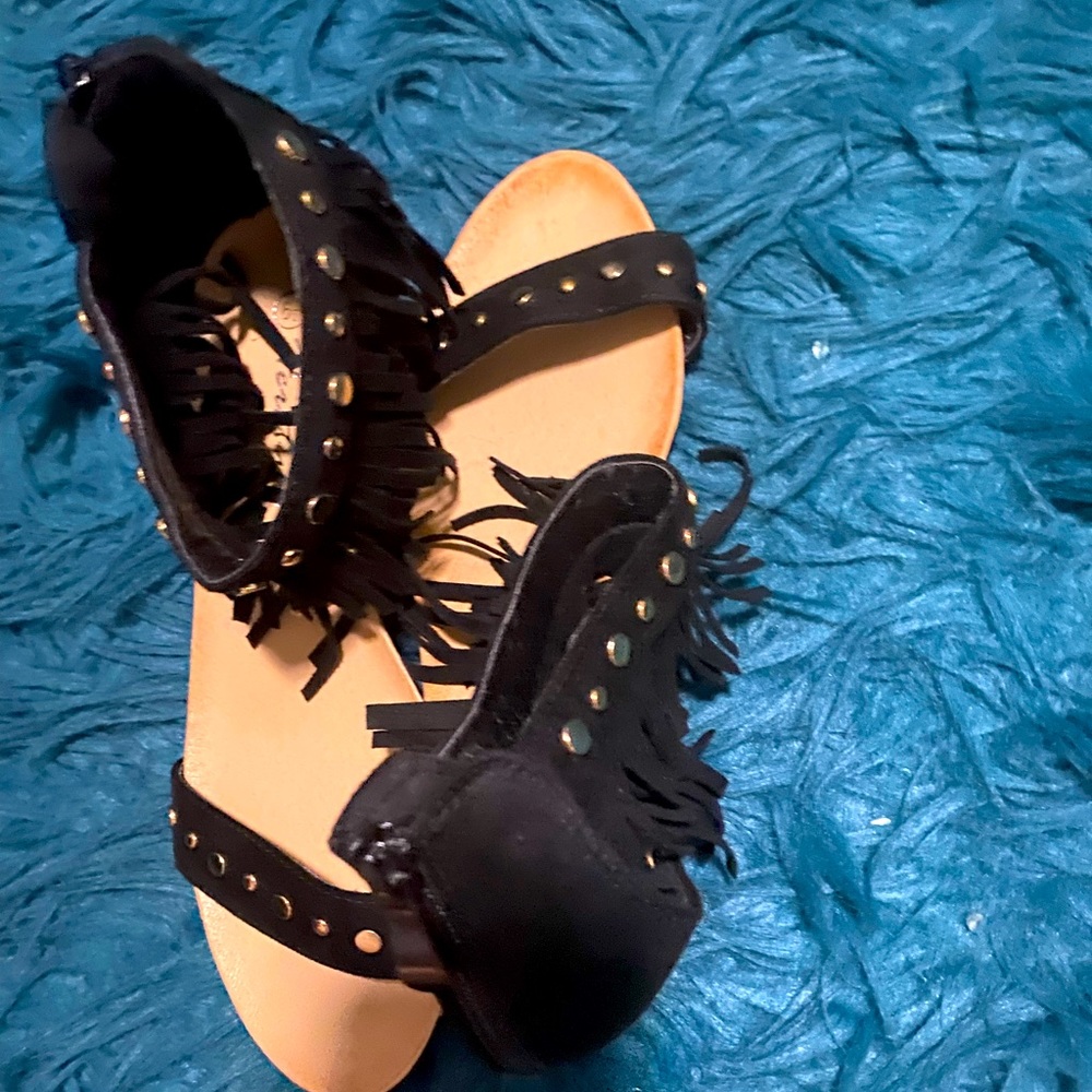 Women black sandals
